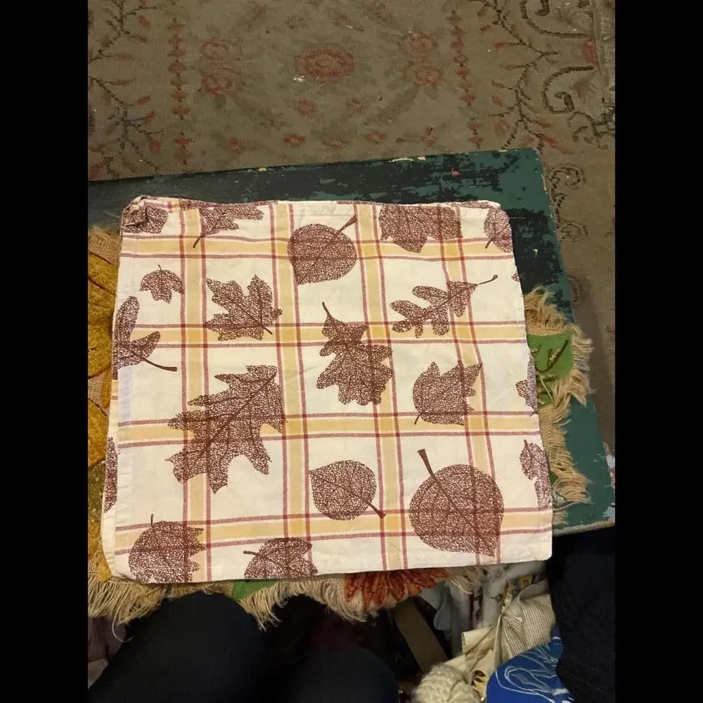 Autumn Leaf Print Fabric Napkins Vintage style (4)